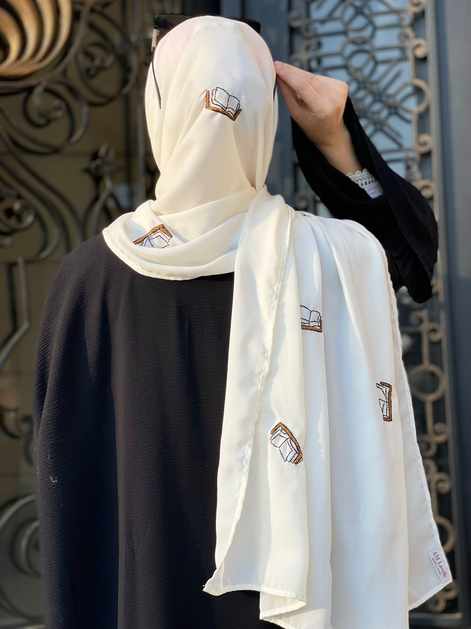 NOVEL Motif Ivory